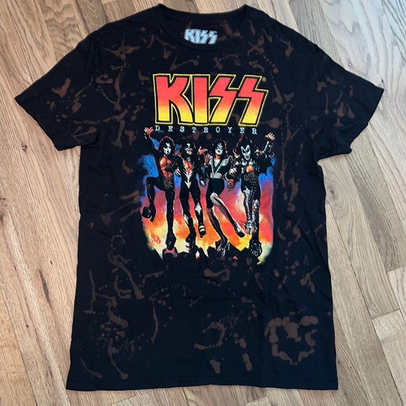 Tops - Custom NWOT KISS Bleached Dyed Tee Size M